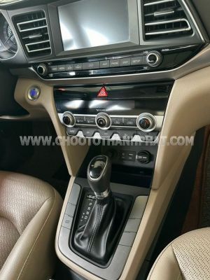 Xe Hyundai Elantra 1.6 AT 2019