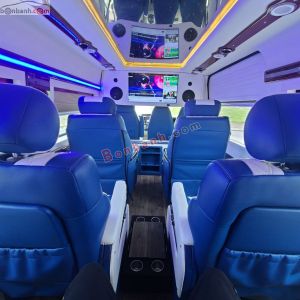 Xe Ford Transit Limousine 2017