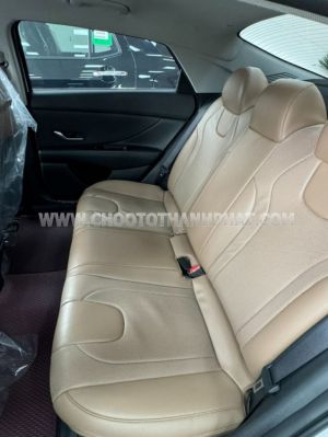 Xe Hyundai Elantra 1.6 AT Tiêu chuẩn 2024