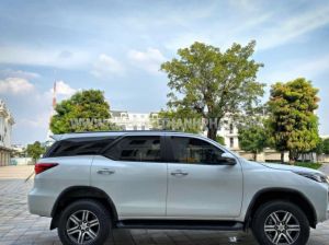 Xe Toyota Fortuner 2.4G 4x2 AT 2021