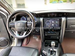 Xe Toyota Fortuner 2.4G 4x2 AT 2021