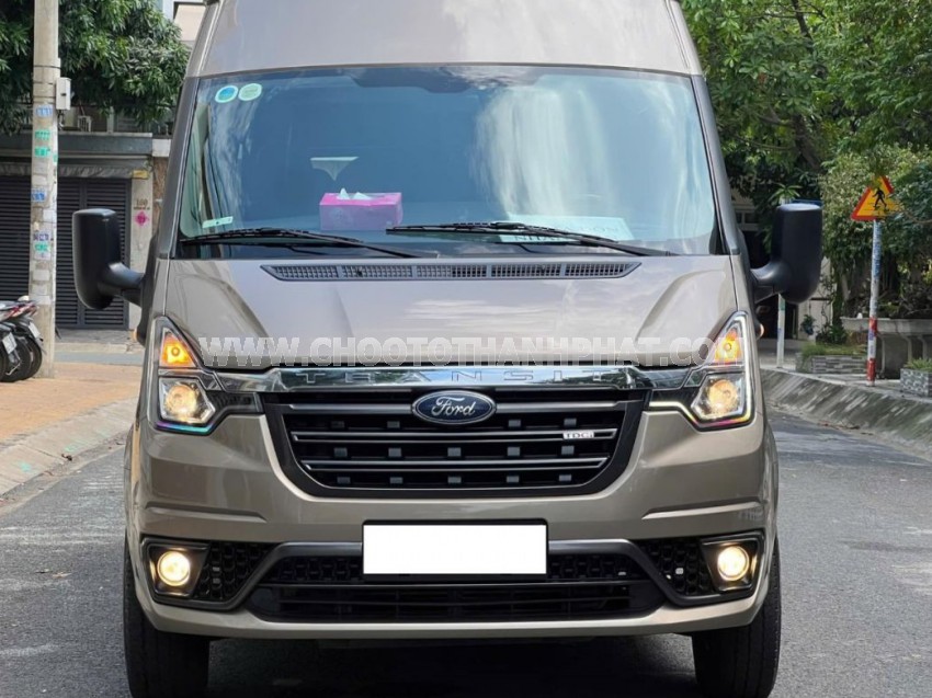 Ford Transit Tiêu chuẩn