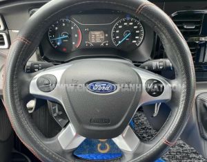 Xe Ford Transit Tiêu chuẩn 2023