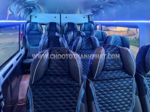 Xe Ford Transit Tiêu chuẩn 2023