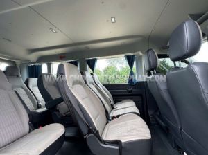 Xe Ford Transit Trend 2024