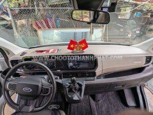 Xe Ford Transit Trend 2024