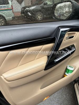 Xe Mitsubishi Pajero Sport G 4x2 AT 2016