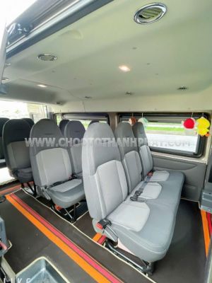 Xe Ford Transit Tiêu chuẩn 2022