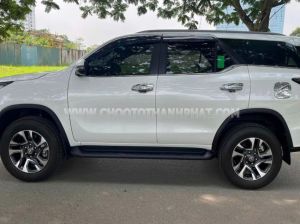Xe Toyota Fortuner 2.4G 4x2 AT Legender 2021