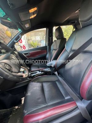 Xe Toyota Fortuner 2.4G 4x2 AT Legender 2021