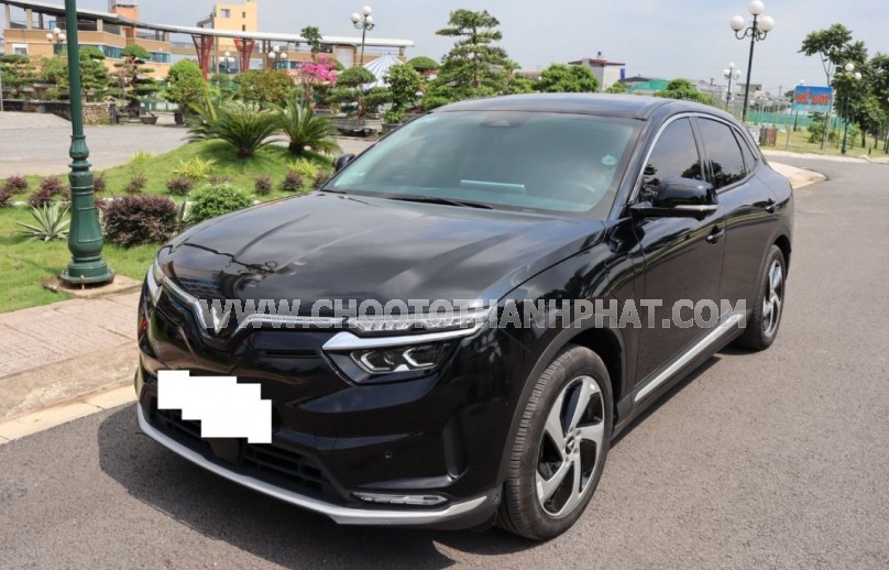 VinFast VF8 Eco 2025