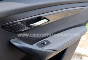 Xe VinFast VF8 Eco 2025