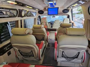 Xe Ford Transit Limousine 2017