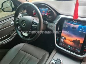 Xe VinFast Lux SA 2.0 Base 2.0 AT 2019