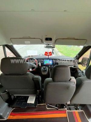 Xe Ford Transit Tiêu chuẩn 2022